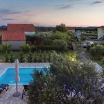 Three-bedroom In * Lozovac