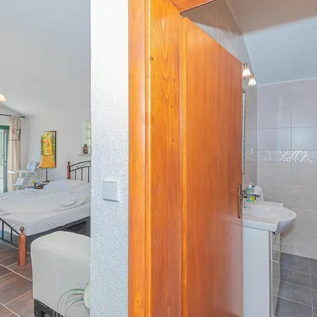 Three-bedroom In Feriehus