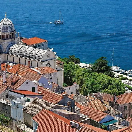 Feriehus Three-bedroom In Lozovac