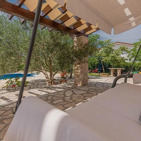 Three-bedroom In בית נופש