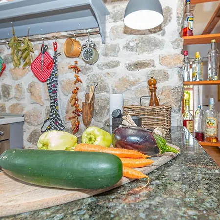 Feriehus Three-bedroom In Lozovac