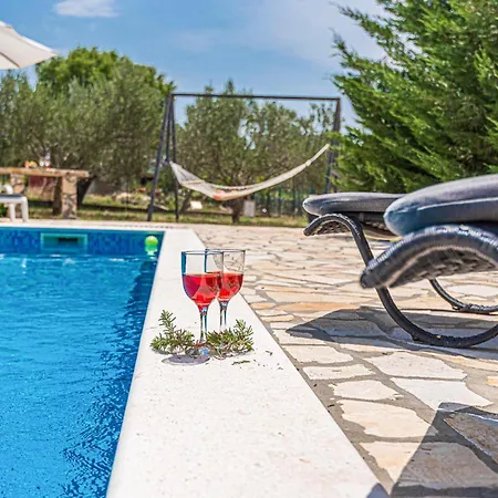 Three-bedroom In Feriehus