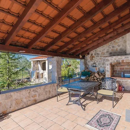 Three-bedroom In Lozovac