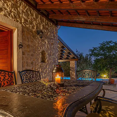 Three-bedroom In Feriehus