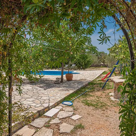 Three-bedroom In Feriehus *