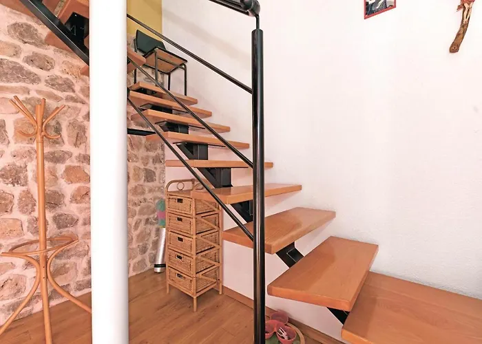 Three-bedroom In Vikendica