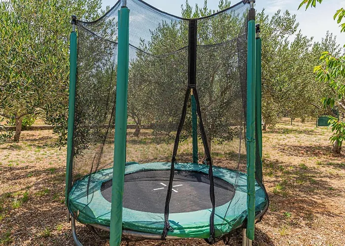 Vikendica Three-bedroom In Lozovac