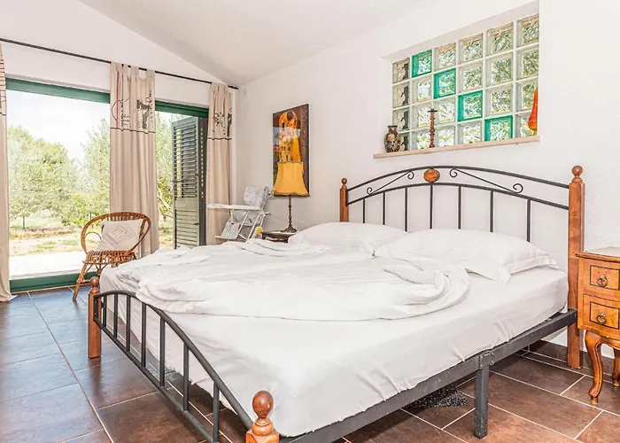 Vikendica Three-bedroom In