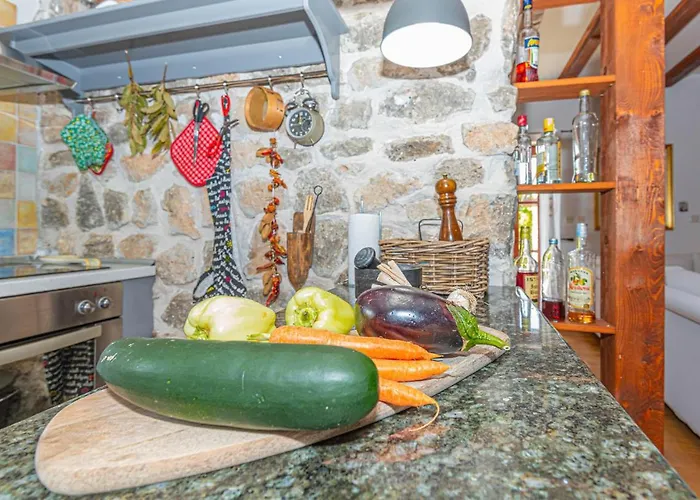 Vikendica Three-bedroom In Lozovac