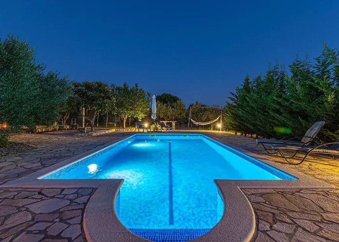 Vikendica Three-bedroom In