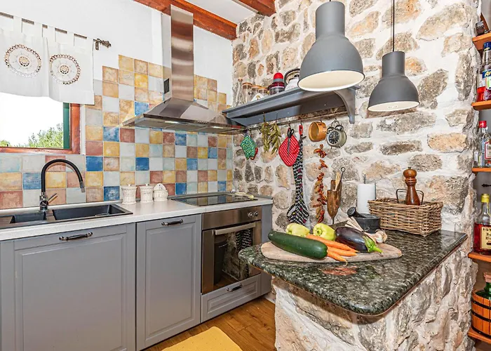 Three-bedroom In Vikendica Lozovac